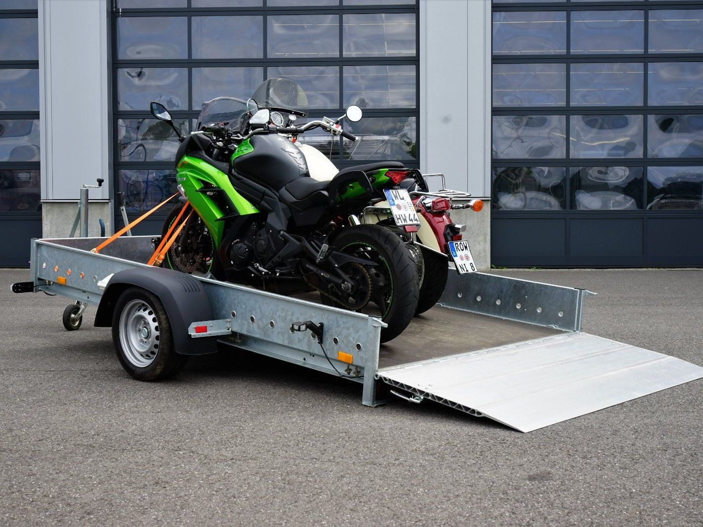 Hirth Absenkanhänger Maschinentransporter 1.800kg