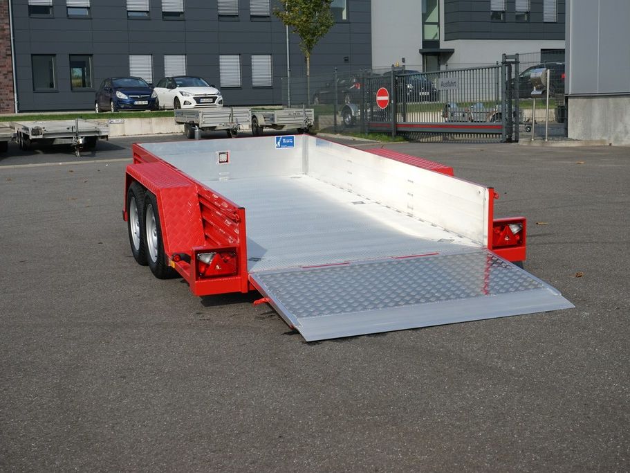 Moetefindt Fahrzeugbau Absenkanhänger Maschinentransporter 3.500kg